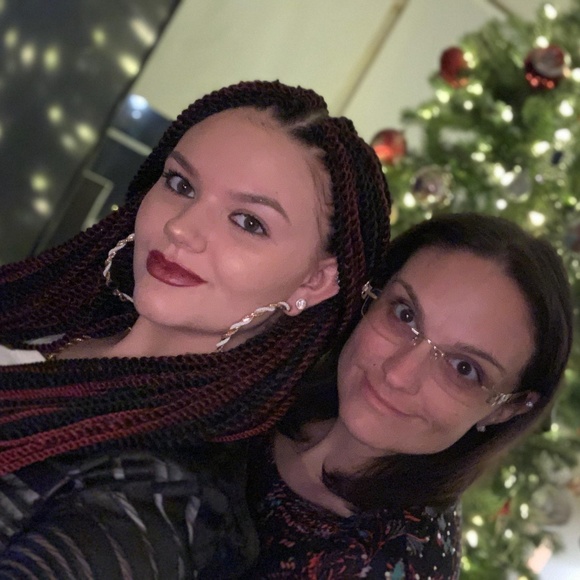 Meet your Posher, Liz - Picture 3 of 3